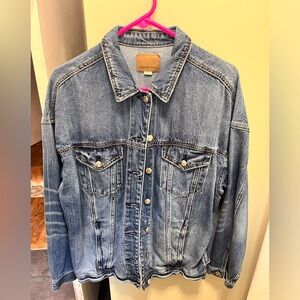 American Eagle Denim Jacket. Size Medium.